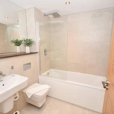 Bright & Contemporary 1 Bedroom In Appartement *