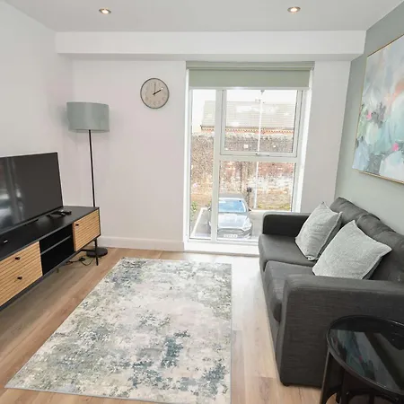 Bright & Contemporary 1 Bedroom In