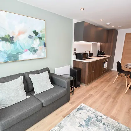 Bright & Contemporary 1 Bedroom In *
