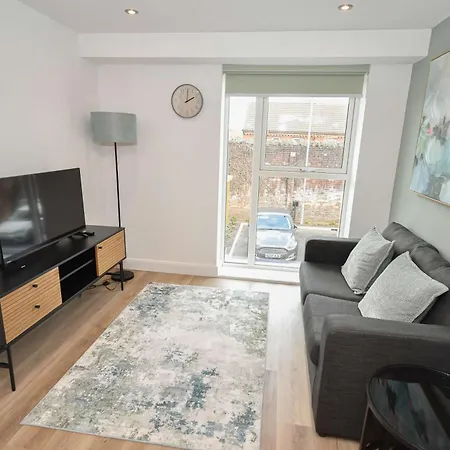 Bright & Contemporary 1 Bedroom In