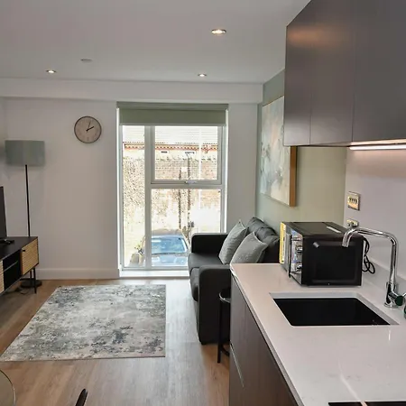 شقة Bright & Contemporary 1 Bedroom In