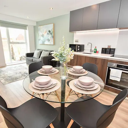 Bright & Contemporary 1 Bedroom In Appartement